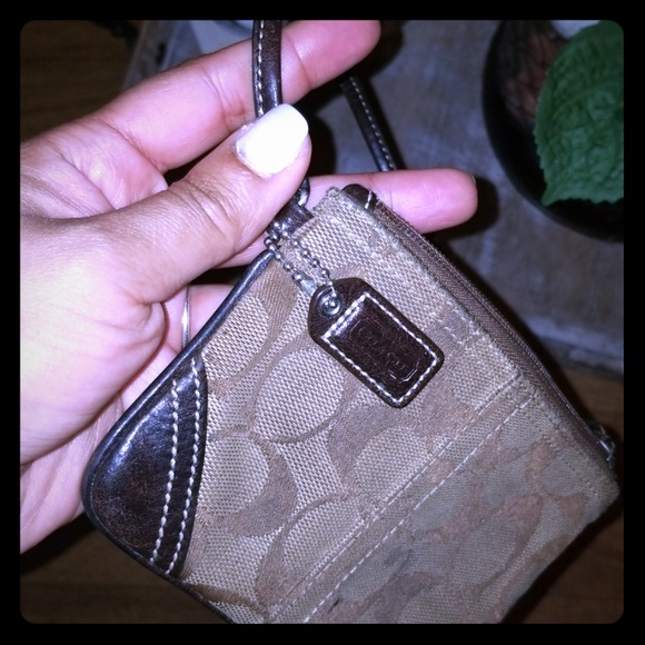 Vintage Coach Brown Wristlet - Picture 3 of 4